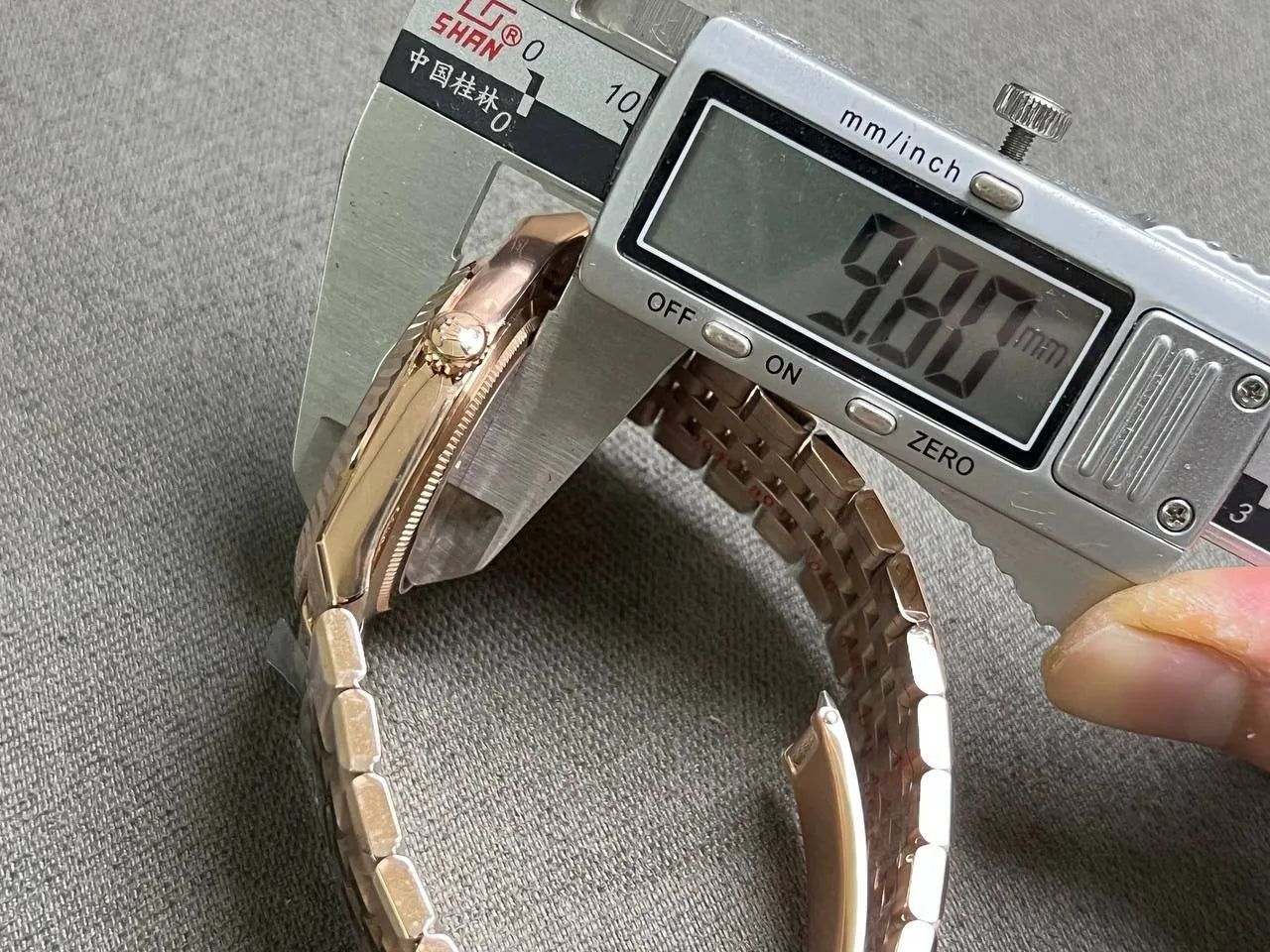 Rolex Land-Dweller 40 mm Everose gold (2025)