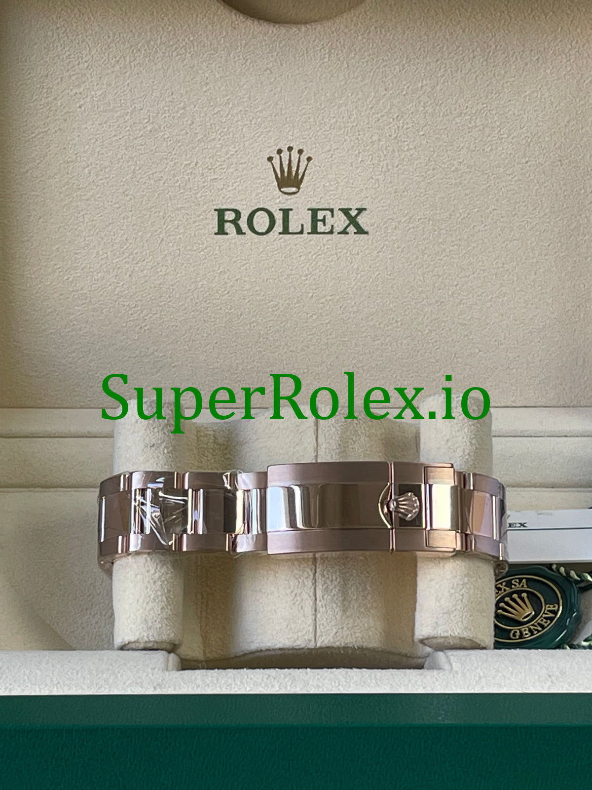 Rolex GMT-Master II 40mm Everose Gold Ref.126715CHNR